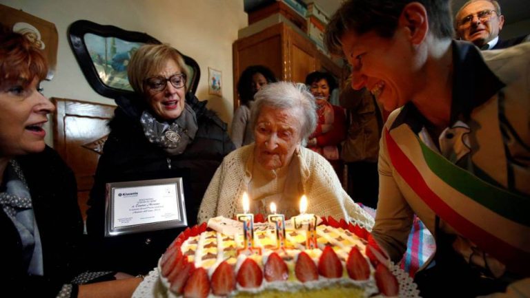 El cumpleaños de la mujer mas anciana del mundo