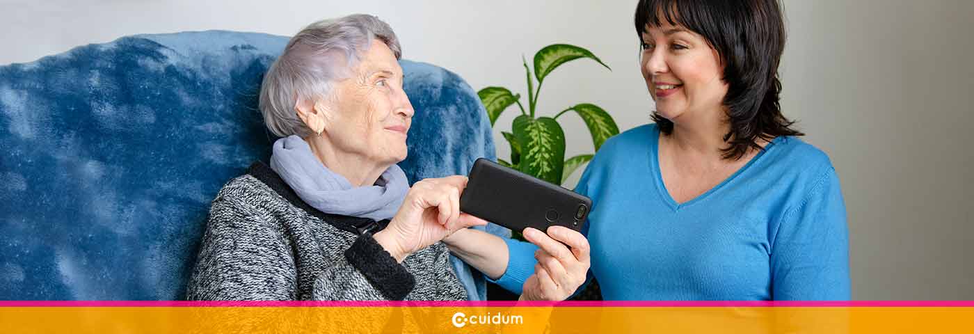 cuidadora de personas mayores